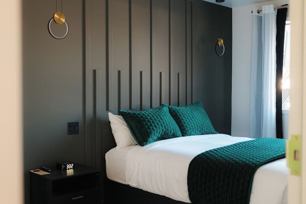 Arcadia Hotel interior in Garden City, ID — gallery photo 2