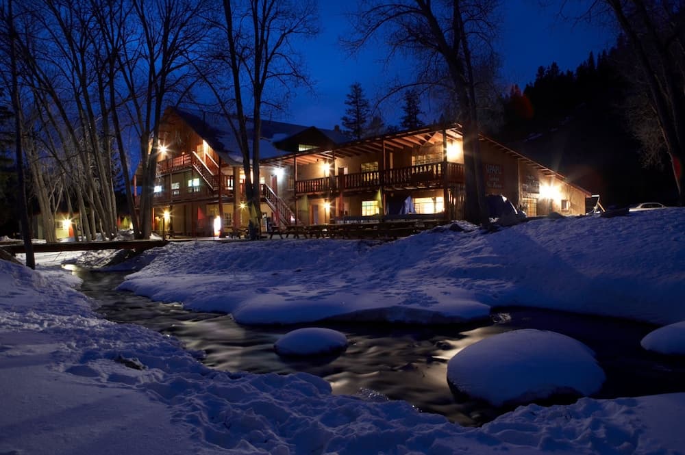 Sipapu Ski and Summer Resort featured exterior or lobby in Vadito, NM — similar hotel