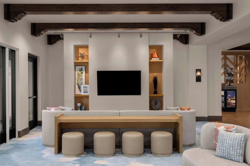Courtyard by Marriott Anaheim Theme Park Entrance interior in Anaheim, CA — gallery photo 2