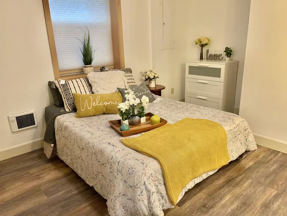 Anne Haven Spacious Retreat DT Seattle interior in Seattle, WA — gallery photo 2