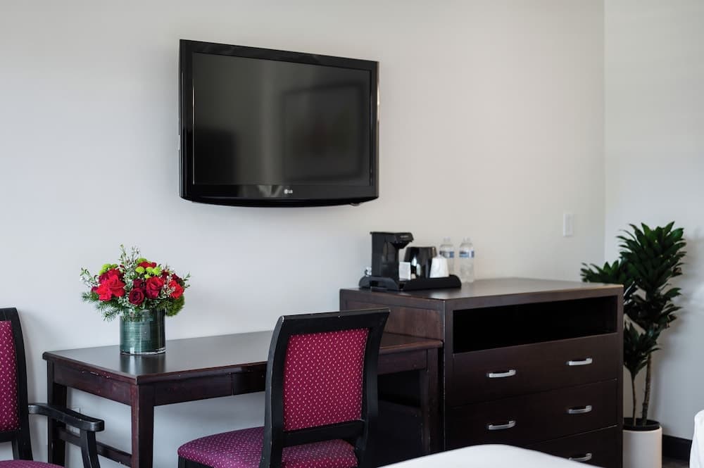Alpine Inn near Convention Center and the Park gallery photo in Anaheim, CA — image 34