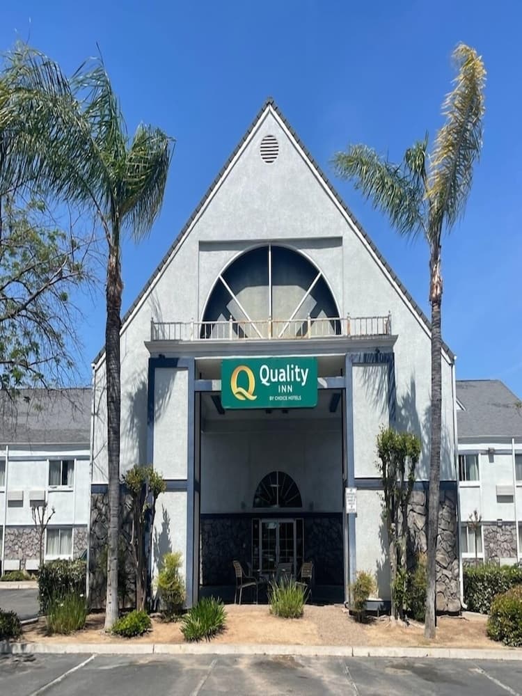 Quality Inn Fresno Yosemite Airport — hotel in Fresno, California