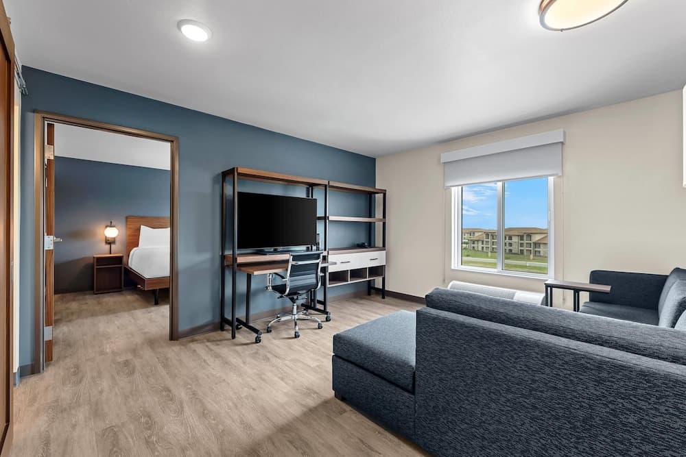 Everhome Suites Brownsville gallery photo in Brownsville, TX — image 32