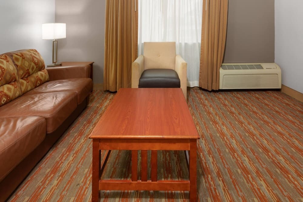 Endeavor Inn & Suites, Trademark Collection by Wyndham gallery photo in Topeka, KS — image 56