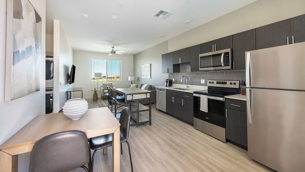 Landing Apartments Glendale gallery photo in Glendale, AZ — image 8