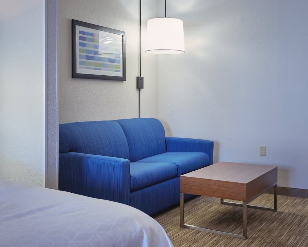 Holiday Inn Express & Suites Akron Regional Airport Area by IHG gallery photo in Akron, OH — image 24