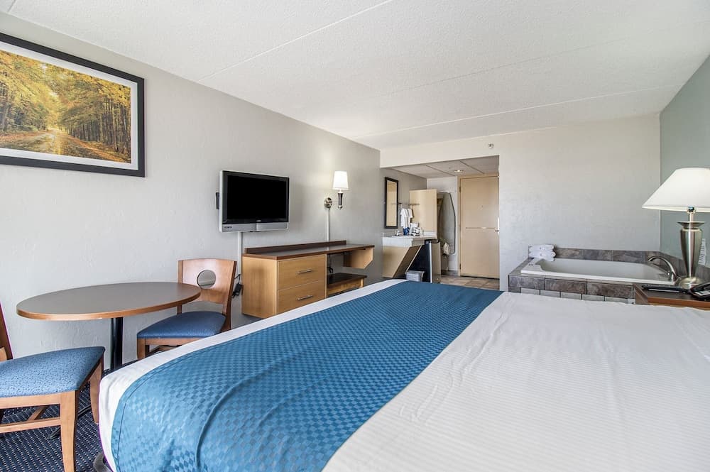 Dunes Waterfront Resort gallery photo in Mears, MI — image 13