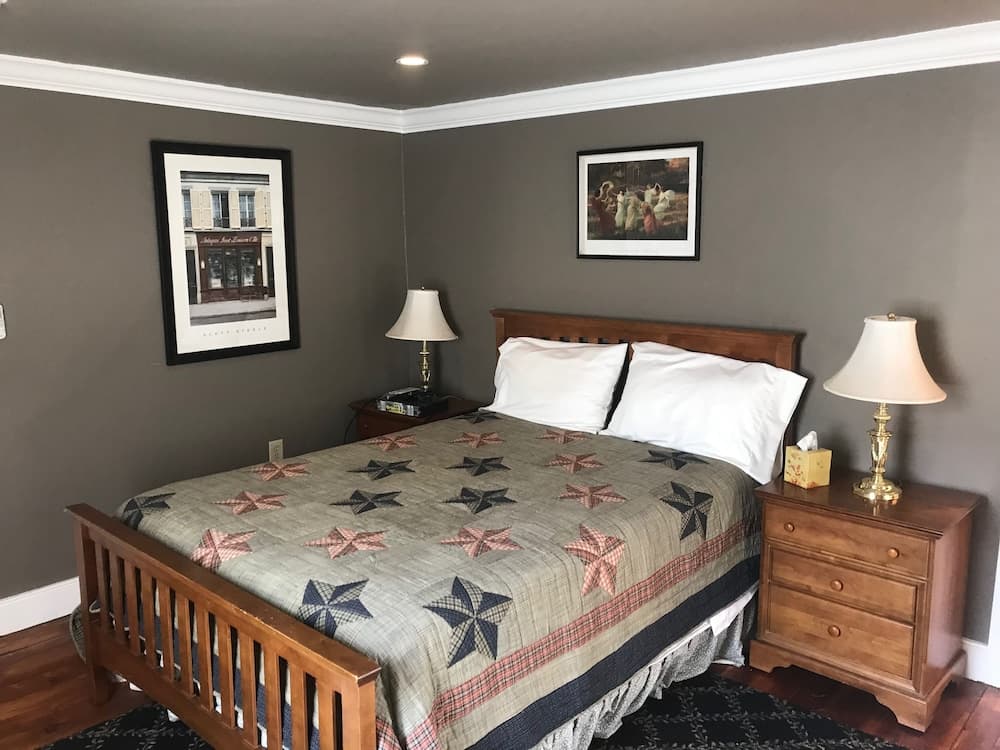Stottsville Inn interior in Coatesville, PA — gallery photo 2
