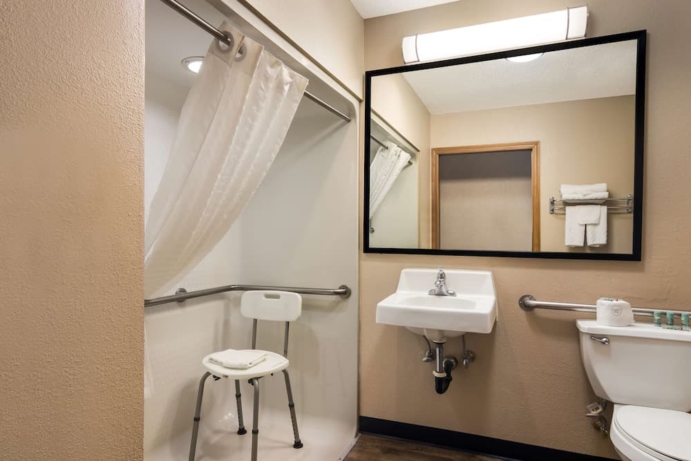 SureStay by Best Western Grove City gallery photo in Grove City, PA — image 19
