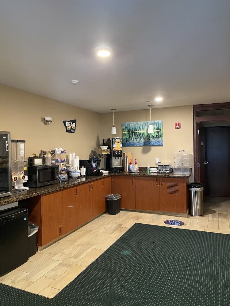 Travelodge Suites by Wyndham Newberg gallery photo in Newberg, OR — image 139