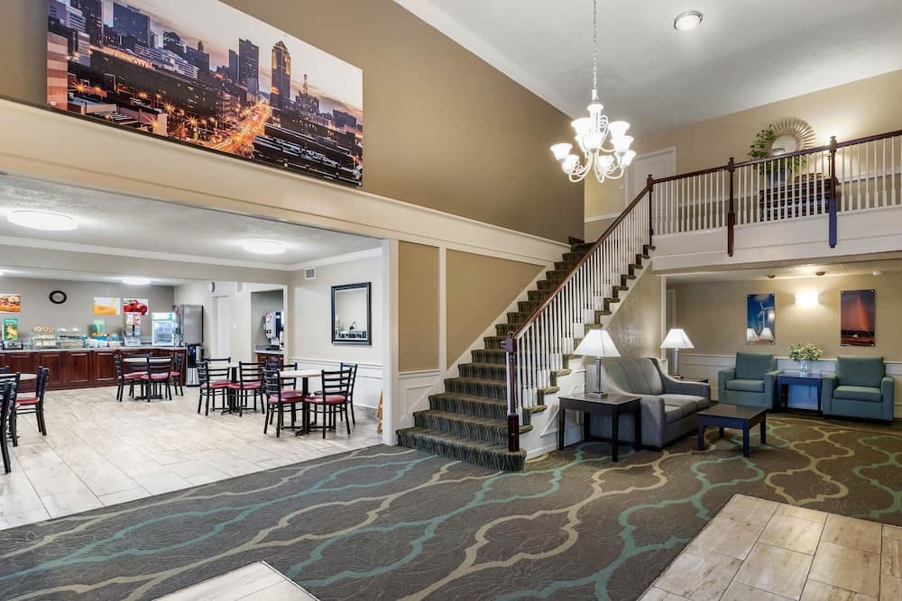 Quality Inn & Suites Des Moines - Merle Hay Road property views in Des Moines, IA — gallery photo 3
