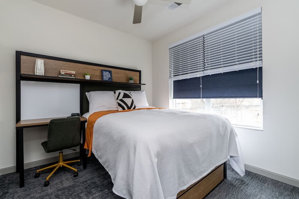 Yugo Guest Suites property views in Urbana, IL — gallery photo 3