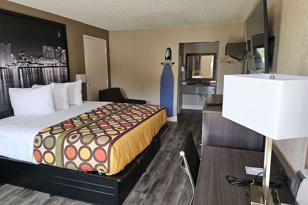 Super 8 by Wyndham Metairie gallery photo in Metairie, LA — image 4