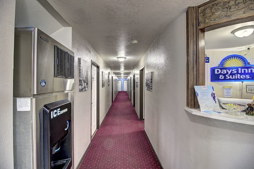 Days Inn by Wyndham Lolo / Missoula Area interior in Lolo, MT — gallery photo 2