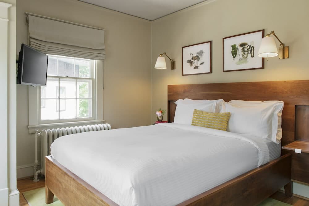 Oakhurst Inn at the University gallery photo in Charlottesville, VA — image 15