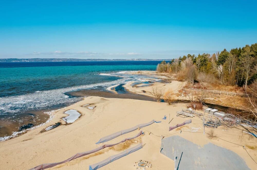 The Shores Resort interior in Williamsburg — gallery photo 2