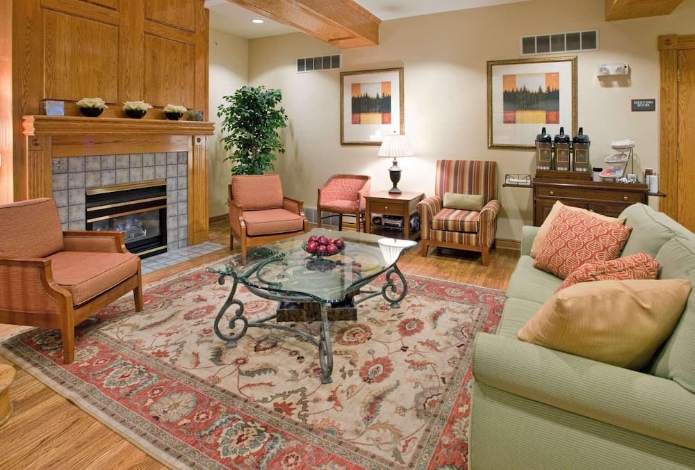 Country Inn & Suites by Radisson, Birch Run-Frankenmuth, MI property views in Birch Run, MI — gallery photo 3