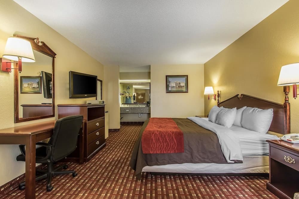 Quality Inn Andalusia property views in Andalusia, AL — gallery photo 3