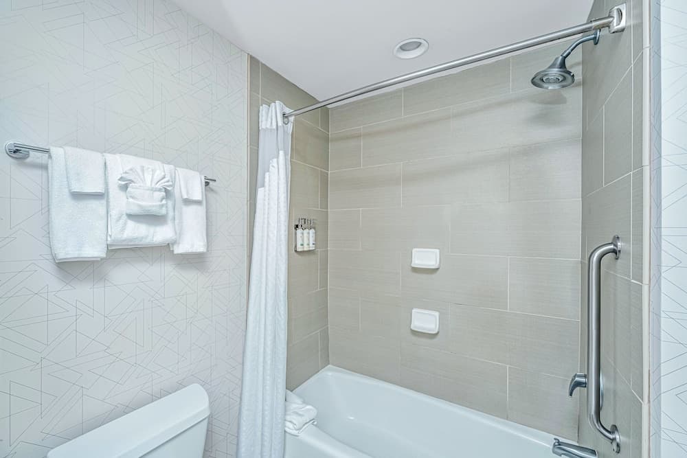 Holiday Inn Express & Suites Charleston Arpt-Conv Ctr Area gallery photo in North Charleston, SC — image 7