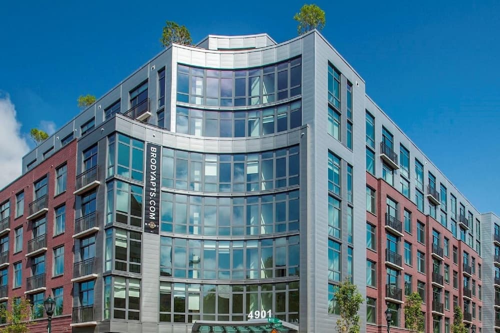 Global Luxury Suites at Bethesda Metro — hotel in Bethesda, Maryland