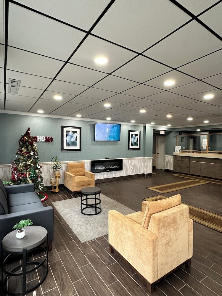 Finger Lakes Inn & Suites property views in Bath — gallery photo 3