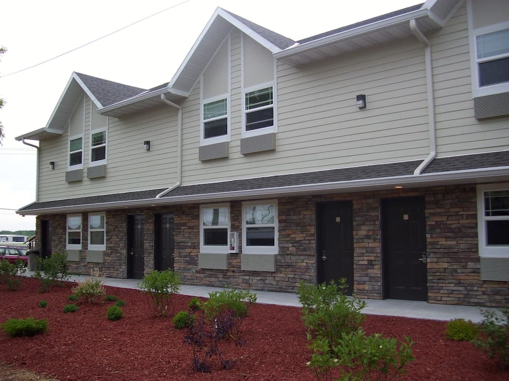 Price Pointe Inn property views in Waukesha, WI — gallery photo 3
