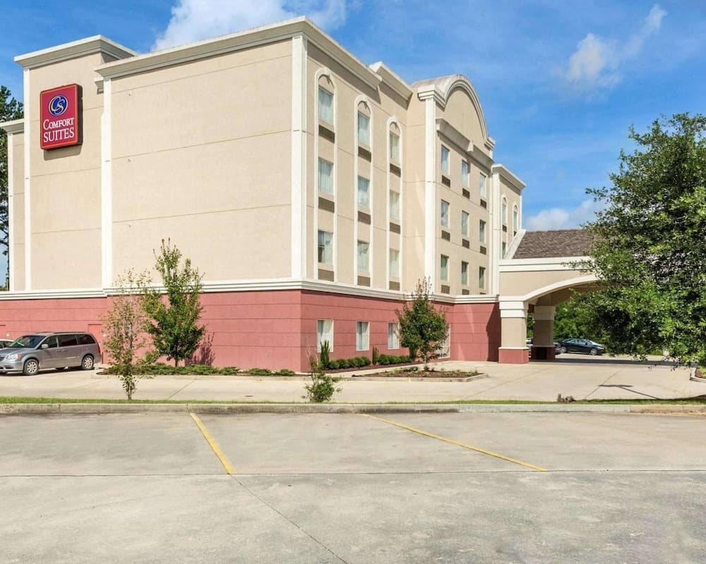 Comfort Suites Mandeville - Covington featured exterior or lobby in Mandeville, LA — similar hotel
