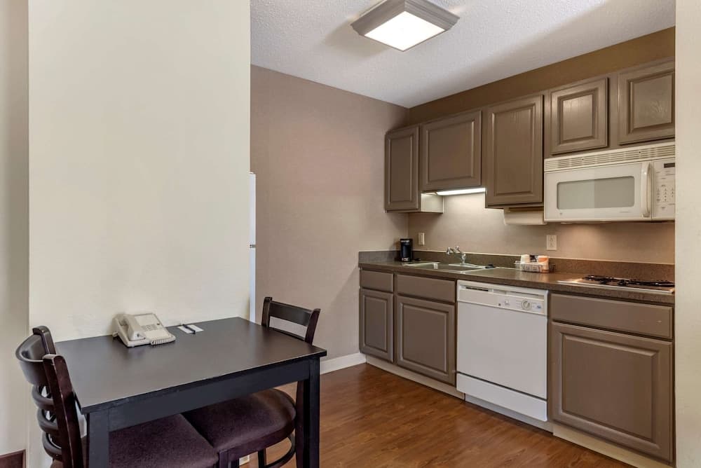 Comfort Inn & Suites Warsaw near US-30 gallery photo in Warsaw, IN — image 15