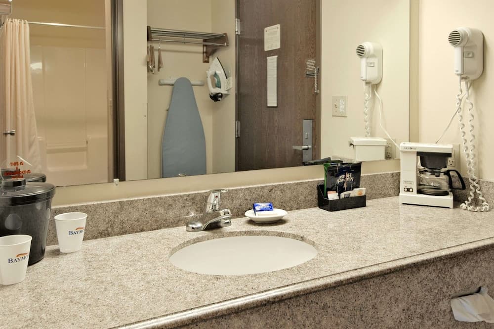 Baymont by Wyndham Battle Creek/I-94 property views in Battle Creek, MI — gallery photo 3