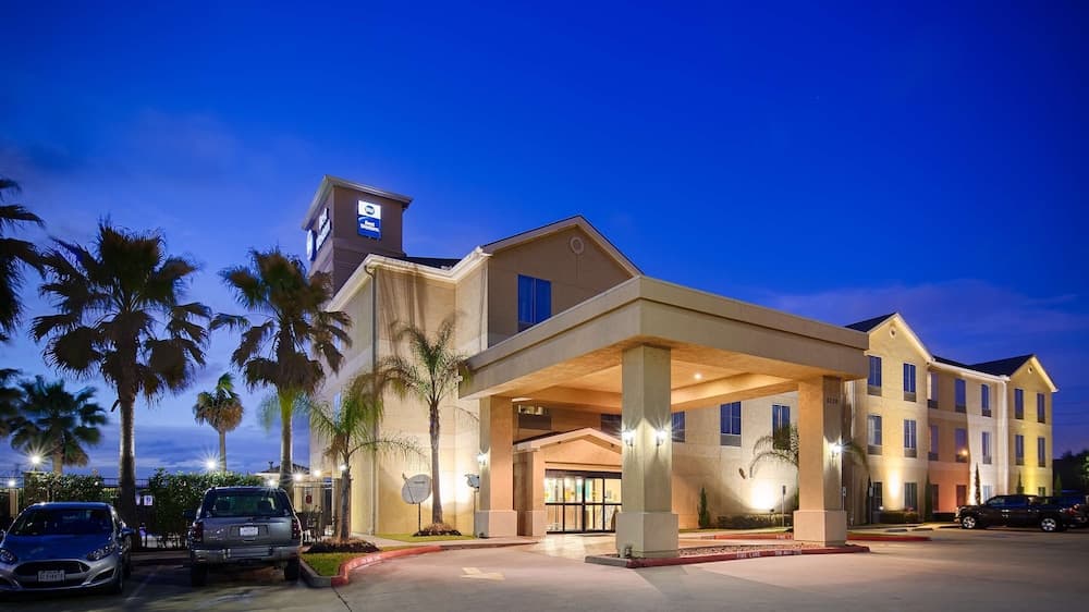 Best Western Sugarland Inn property views in Sugar Land, TX — gallery photo 3