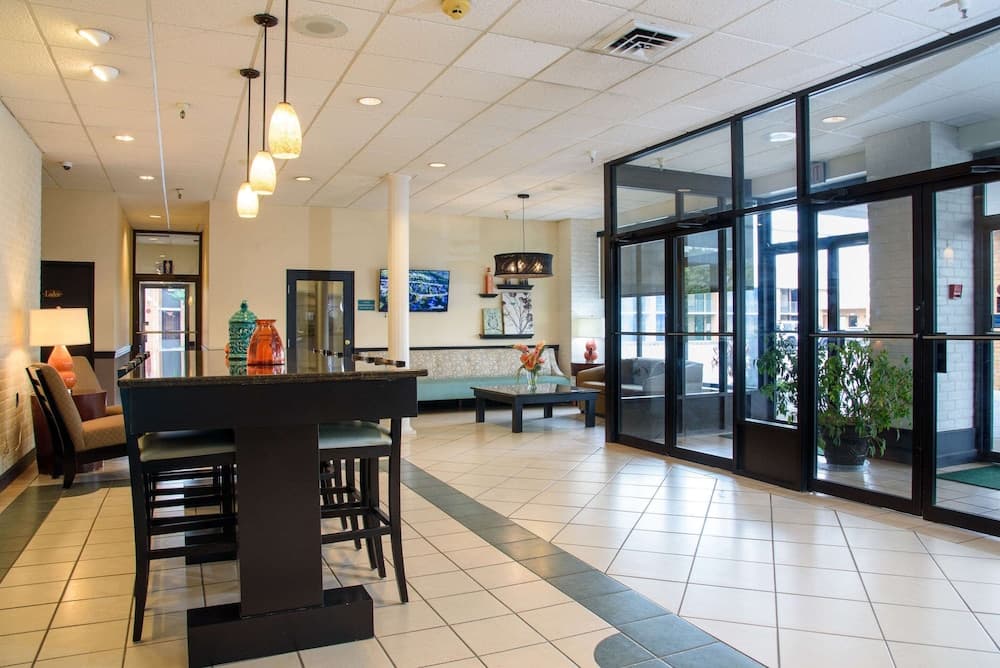 Quality Inn Lewisburg interior in Lewisburg, WV — gallery photo 2