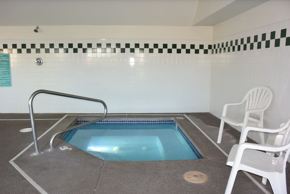 Travelodge Suites by Wyndham Newberg gallery photo in Newberg, OR — image 97
