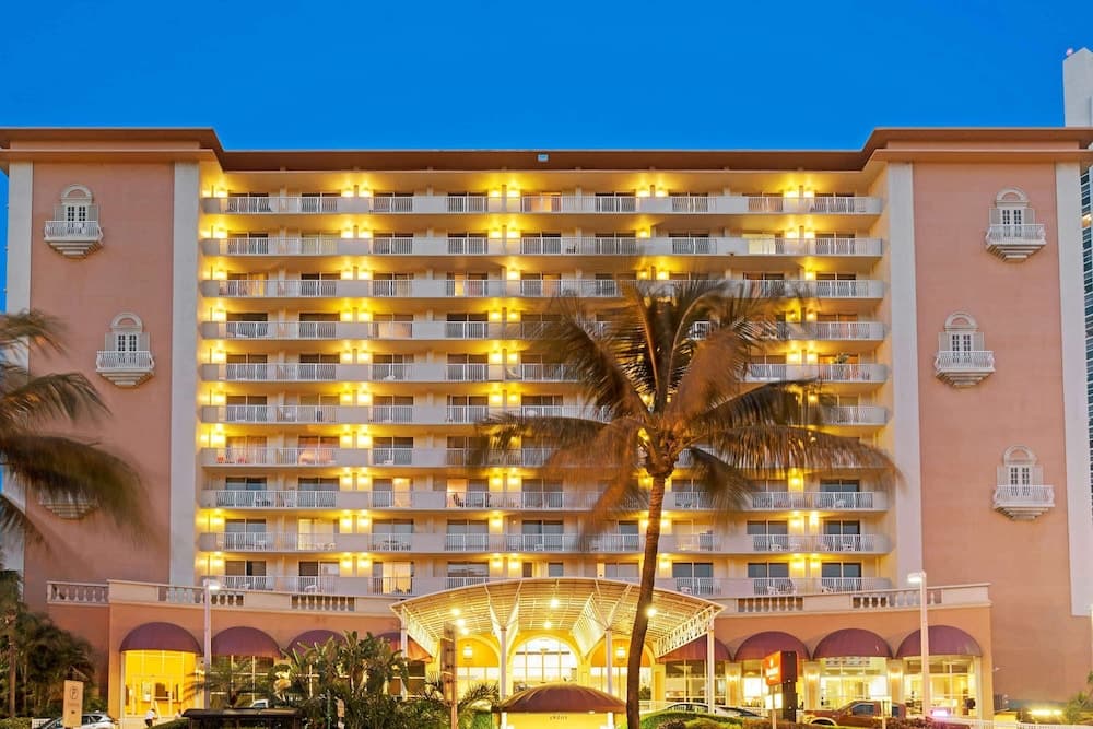 Ramada Plaza by Wyndham Marco Polo Beach Resort — hotel in Sunny Isles Beach, Florida