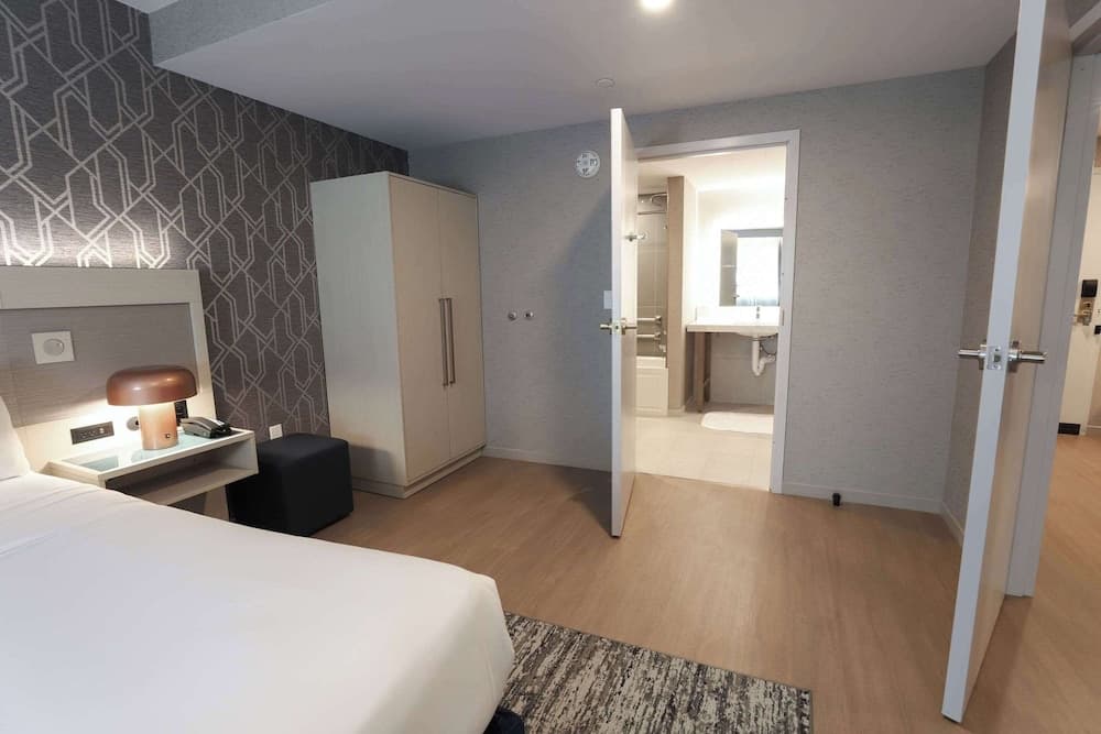 Radisson Plaza Hotel at Kalamazoo Center gallery photo in Kalamazoo, MI — image 22