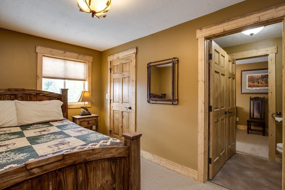 Snake River Roadhouse #3 Cutty's property views in Swan Valley, ID — gallery photo 3