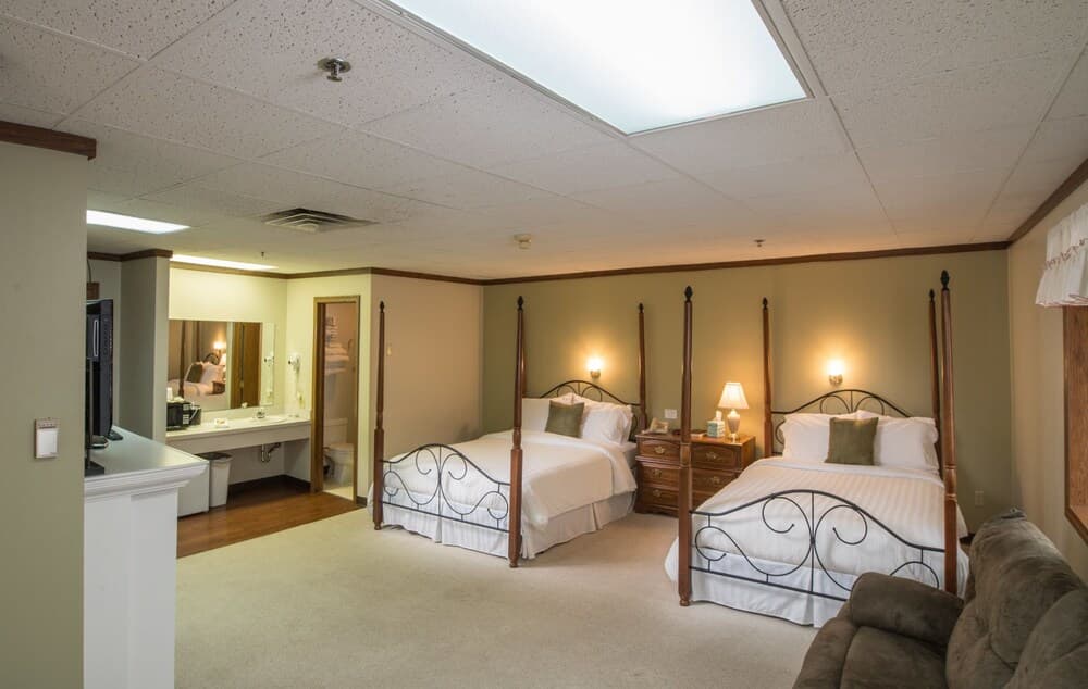 Sugarcreek Village Inn gallery photo in Sugarcreek, OH — image 5