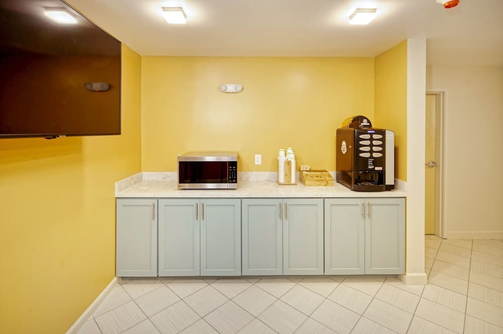 Inn At Moss Landing Point gallery photo in Moss Landing, CA — image 46