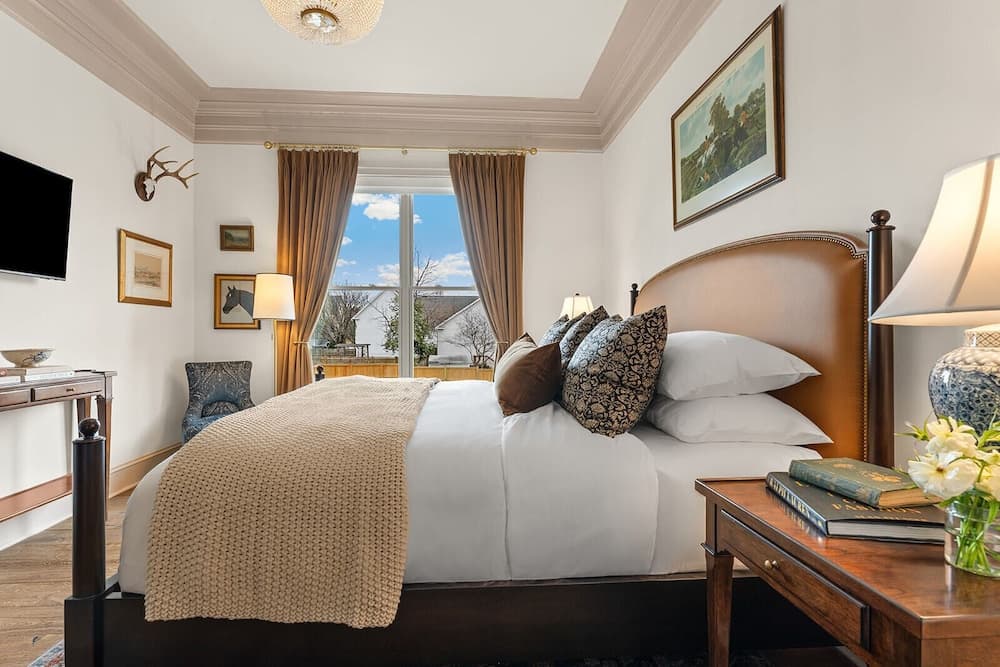 Hotel Burg property views in Leesburg, VA — gallery photo 3