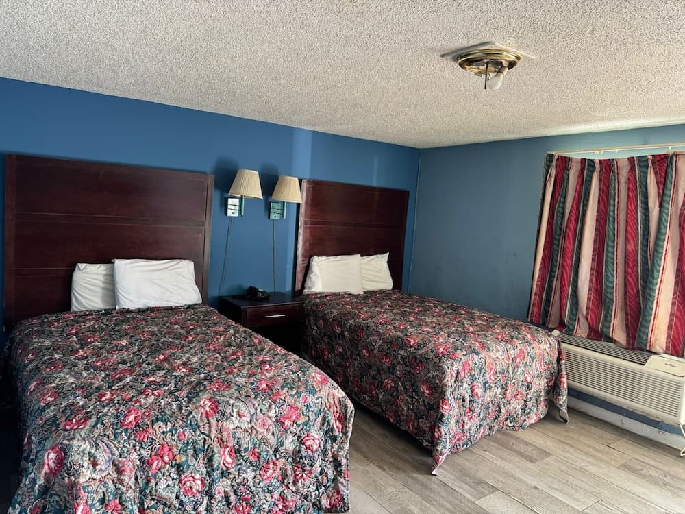 Hotel O Colonial Inn Brownsville Tx interior in Brownsville, TX — gallery photo 2