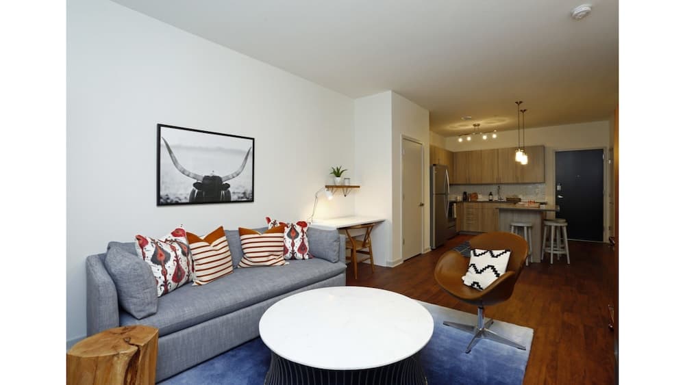 Suite Destination Downtown Austin property views in Austin, TX — gallery photo 3