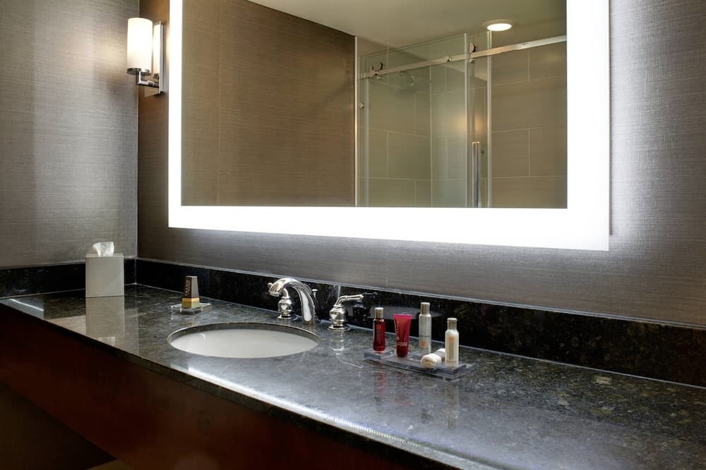 Marriott East Lansing at University Place gallery photo in East Lansing, MI — image 4