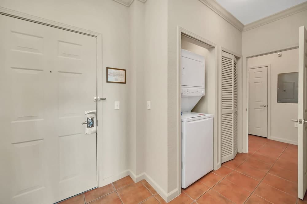 Family-friendly Condo With Pool, Hot Tub & Sauna property views in Winter Garden, FL — gallery photo 3