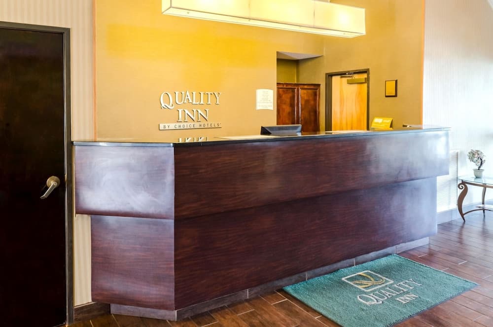 Quality Inn Meridian interior in Meridian, MS — gallery photo 2