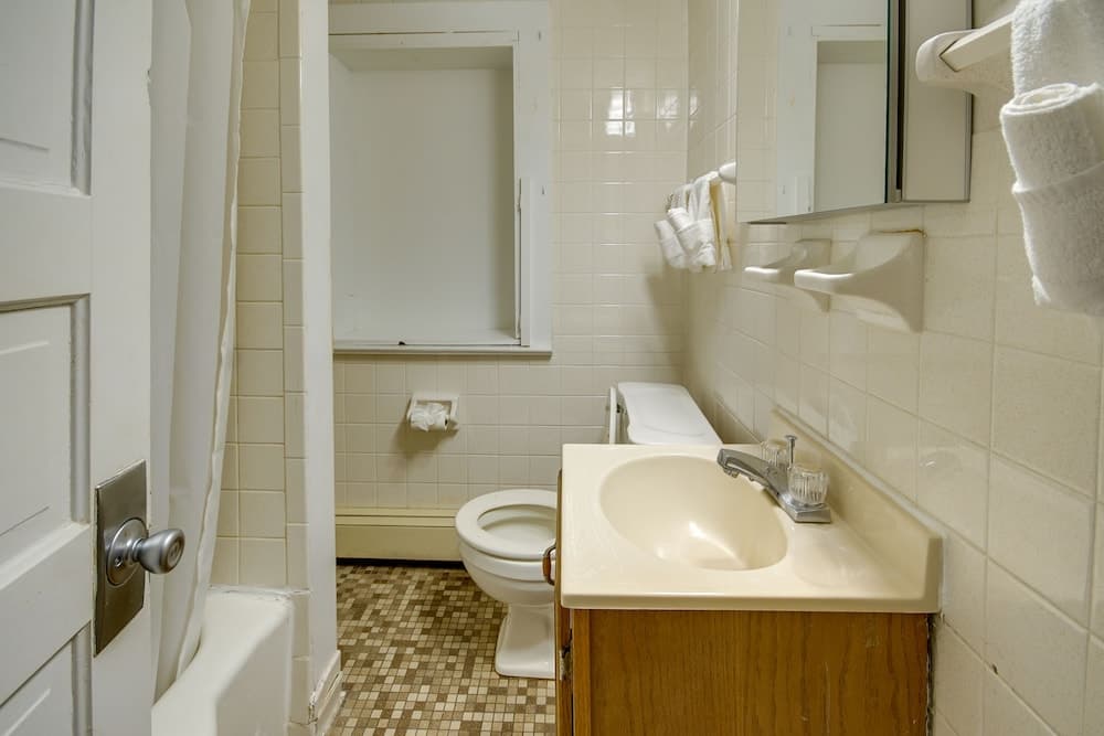 Majestic Hotel & Apartments interior in Ocean City, MD — gallery photo 2