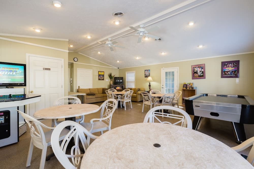 Country Club Villas interior in Surfside Beach, SC — gallery photo 2