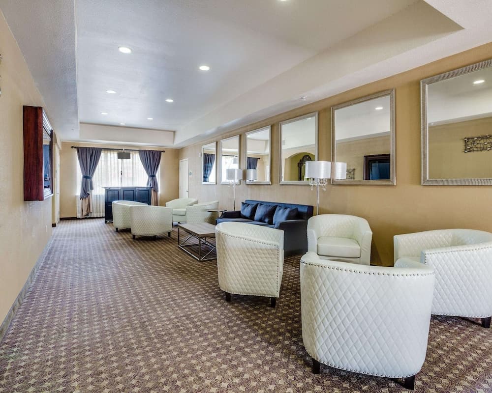 Comfort Suites Deer Park Pasadena property views in Deer Park, TX — gallery photo 3
