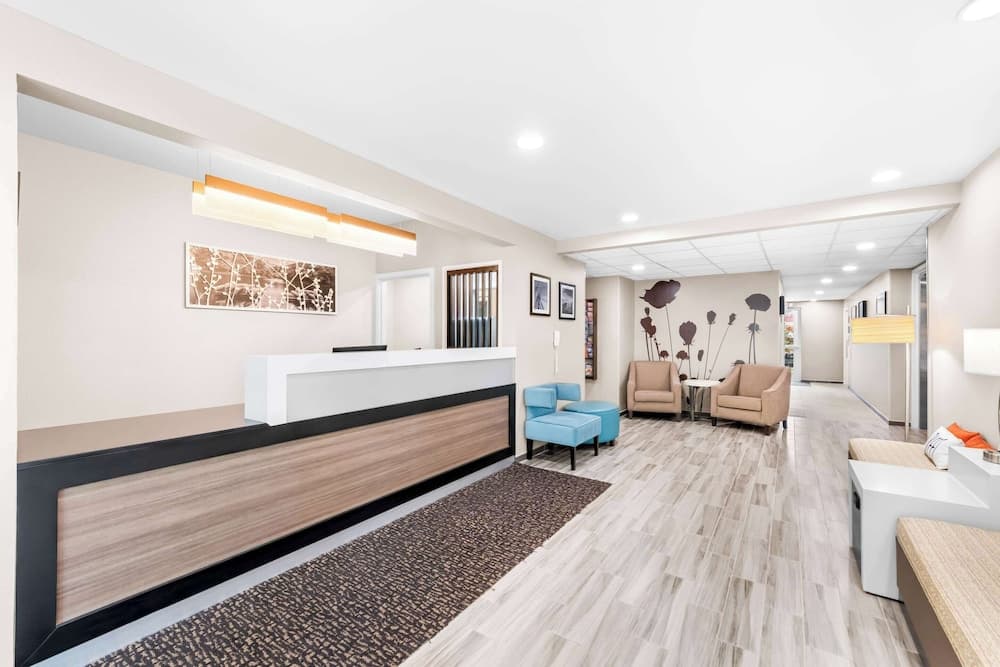 Sleep Inn & Suites Pigeon Forge - Downtown interior in Pigeon Forge, TN — gallery photo 2