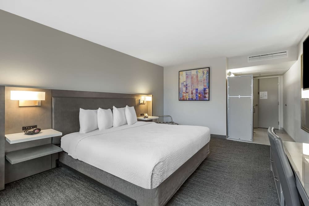 Best Western Premier Rockville Hotel & Suites interior in Rockville, MD — gallery photo 2