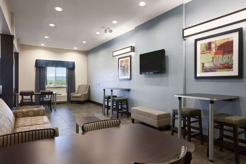 Spark by Hilton Wilkes Barre property views in Wilkes-Barre, PA — gallery photo 3
