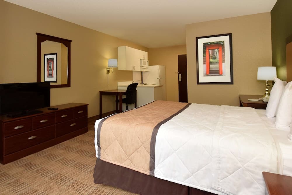 Extended Stay America Suites Olympia Tumwater property views in Olympia, WA — gallery photo 3